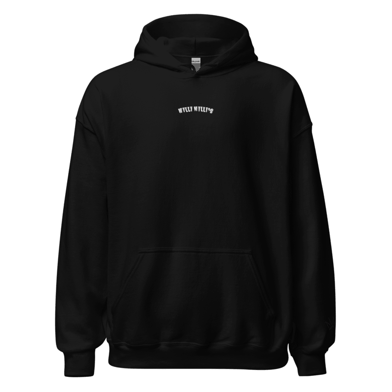 eine schwarze Kapuzenjacke mit einem weißen Logo darauf
